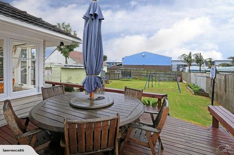 Photo of property in 20 Edwards Avenue, Henderson, Auckland, 0610