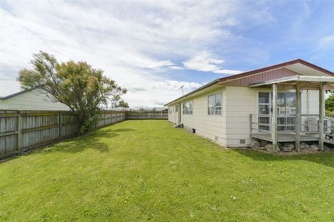 Photo of property in 10 Gladys Place, Kelvin Grove, Palmerston North, 4414