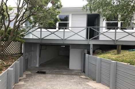 Photo of property in 2/9 College Road, Northcote, Auckland, 0627