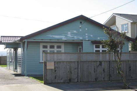 Photo of property in 101 Endeavour Street, Lyall Bay, Wellington, 6022