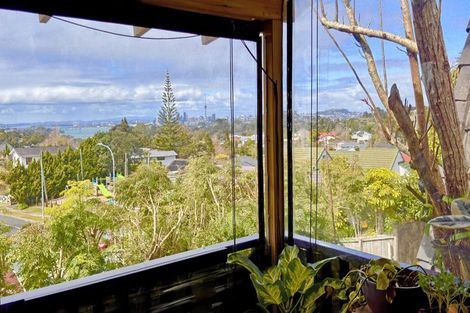 Photo of property in 131 Chelsea View Drive, Chatswood, Auckland, 0626