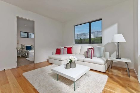 Photo of property in 18 Spyglass Street, Red Beach, 0932