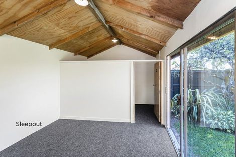 Photo of property in 15 Valerie Place, Redwood, Christchurch, 8051