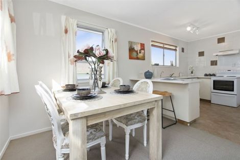 Photo of property in 13 Tamahere Drive, Glenfield, Auckland, 0629