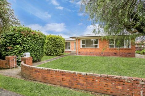 Photo of property in 8 Opaheke Road, Papakura, 2110