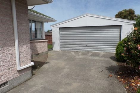 Photo of property in 25 Bevington Street, Avonhead, Christchurch, 8042