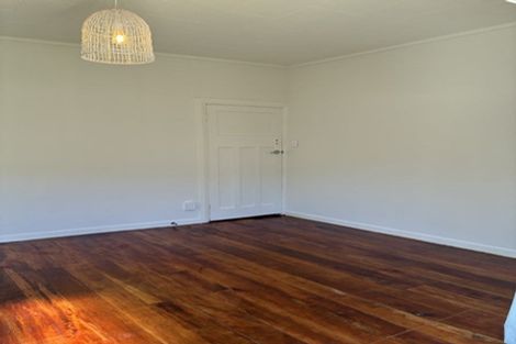 Photo of property in 71 Queens Drive, Lyall Bay, Wellington, 6022