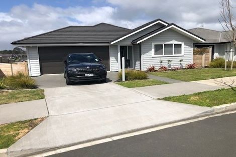 Photo of property in 9 Walnut Road, Riverhead, 0820