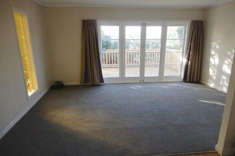 Photo of property in 537 Glenfield Road, Glenfield, Auckland, 0629