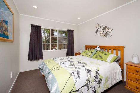 Photo of property in 45 Waimoko Glen, Swanson, Auckland, 0612