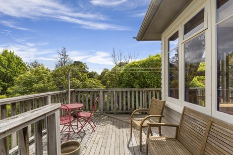 Photo of property in 92 Milton Terrace, Picton, 7220
