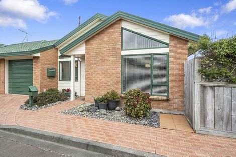 Photo of property in Miramar Villas, 21/3u Byron Street, Miramar, Wellington, 6022