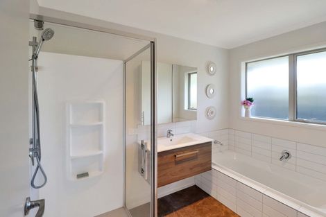 Photo of property in 11 Shearwater Lane, Whitby, Porirua, 5024