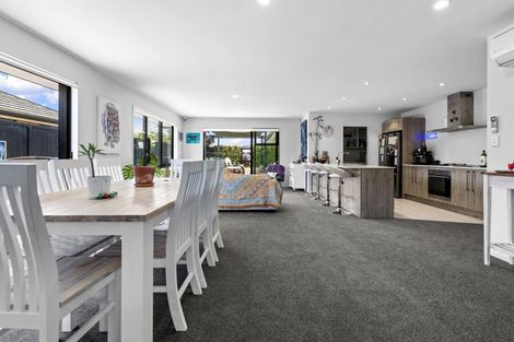 Photo of property in 15 Pohutukawa Parade, Riverhead, 0820