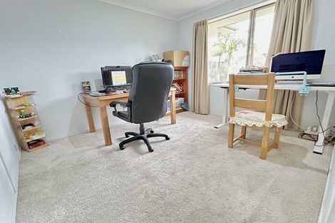 Photo of property in 7 Fernbank Lane, Greenhithe, Auckland, 0632