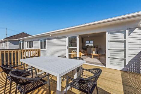 Photo of property in 17b Hamurana Place, Te Atatu Peninsula, Auckland, 0610