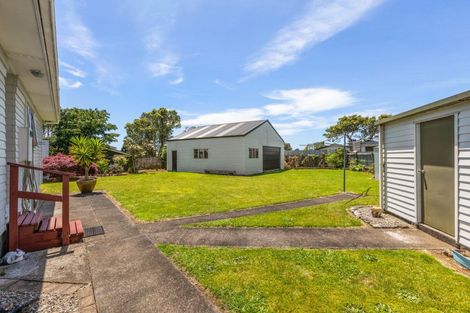 Photo of property in 5 Newbury Place, Waitara, 4320