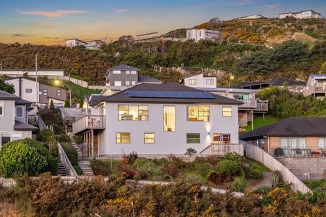 Photo of property in 6 Bluejacket Place, Whitby, Porirua, 5024