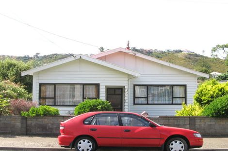 Photo of property in 17 Severn Street, Island Bay, Wellington, 6023
