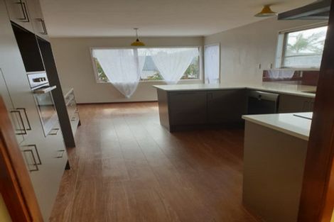 Photo of property in 72 Prince Regent Drive, Half Moon Bay, Auckland, 2012