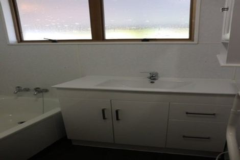 Photo of property in 30f2- Whitley Avenue, Ebdentown, Upper Hutt, 5018