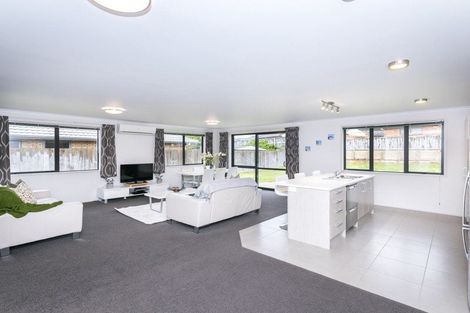 Photo of property in 8 Max Landing, Grandview Heights, Hamilton, 3200