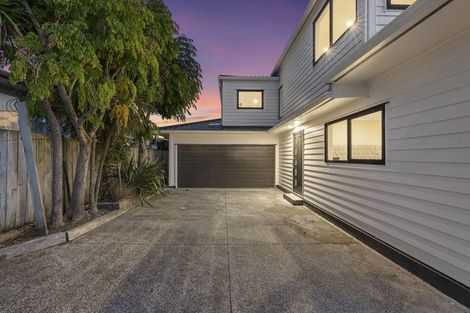 Photo of property in 4190a Great North Road, Glendene, Auckland, 0602