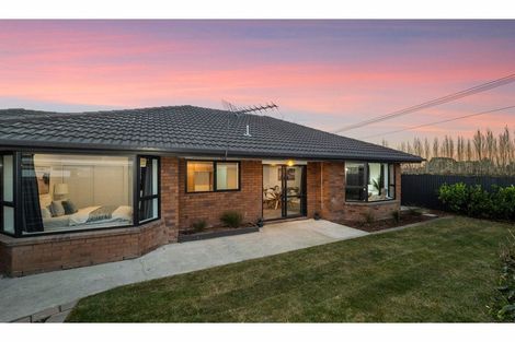 Photo of property in 2/69 Tyrone Street, Belfast, Christchurch, 8051