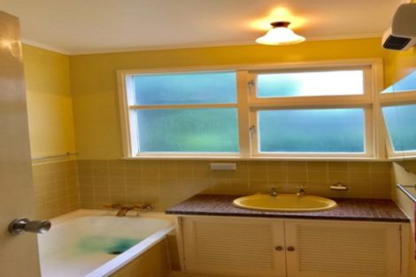Photo of property in 101 Churchill Drive, Crofton Downs, Wellington, 6035