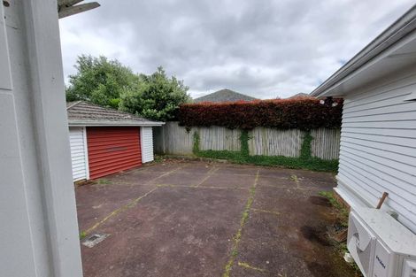 Photo of property in 420 Old Te Atatu Road, Te Atatu Peninsula, Auckland, 0610