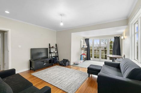 Photo of property in 33 Woodvale Grove, Fairfield, Lower Hutt, 5011