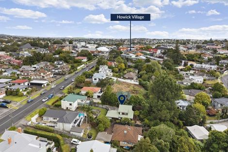 Photo of property in 2/52 Uxbridge Road, Mellons Bay, Auckland, 2014
