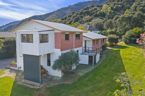 Photo of property in 6 Moana View Road, Waikawa, Picton, 7220