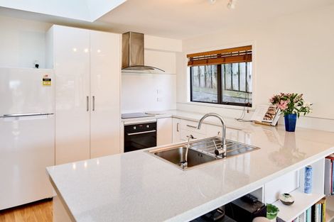 Photo of property in 2 Gordon Road, Plimmerton, Porirua, 5026