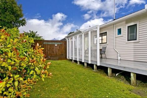 Photo of property in 2/25 Sunnyfield Crescent, Glenfield, Auckland, 0629