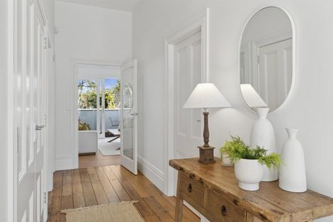 Photo of property in 4 Clarence Road, Northcote Point, Auckland, 0627