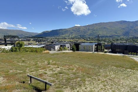 Photo of property in 16 Akitu Rise, Wanaka, 9305