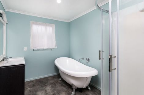 Photo of property in 19 Timaru Road, Waimate, 7924