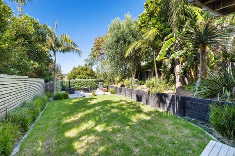 Photo of property in 4/9a Melandra Road, Stanmore Bay, Whangaparaoa, 0932