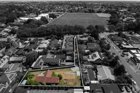 Photo of property in 86 Straven Road, Fendalton, Christchurch, 8014