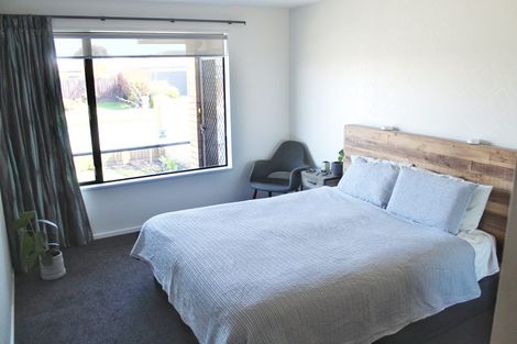 Photo of property in 21 Kintyre Drive, Broomfield, Christchurch, 8042