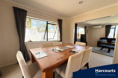 Photo of property in 20 Reybert Place, Massey, Auckland, 0614