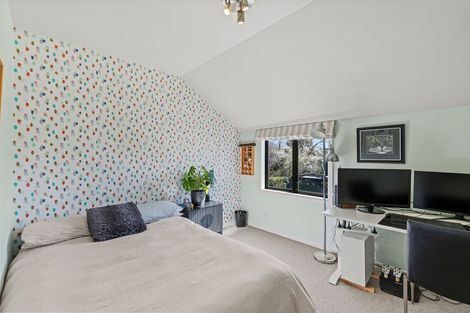 Photo of property in 21 Garreg Road, Fendalton, Christchurch, 8052