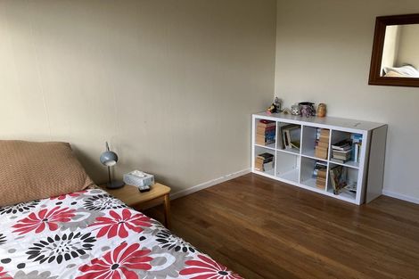 Photo of property in 52 Huntingdon Street, Northland, Wellington, 6012