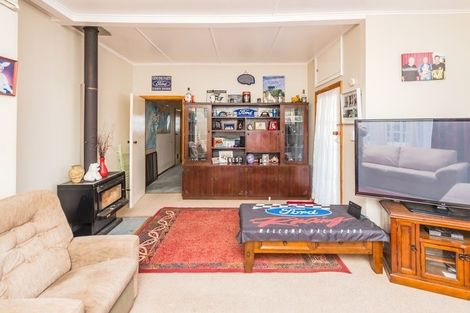 Photo of property in 16 Pukepapa Road, Marton, 4710