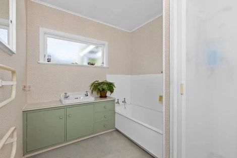 Photo of property in 49 Avondale Road, Taradale, Napier, 4112