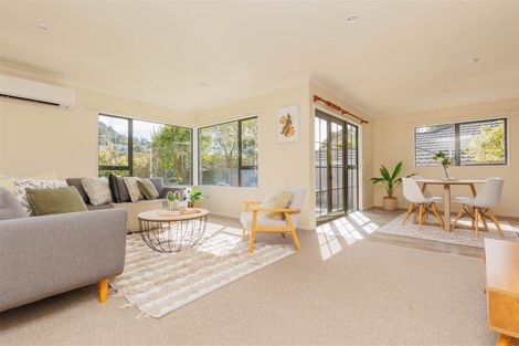 Photo of property in 15u6 Glanmire Road, Newlands, Wellington, 6037