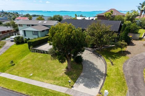 Photo of property in 11 Cheriton Road, Mellons Bay, Auckland, 2014