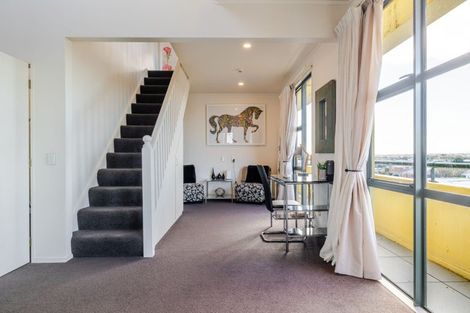Photo of property in 3/6p Queen Street, Palmerston North, 4410