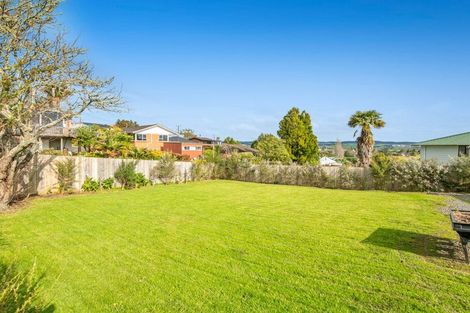 Photo of property in 16 St James Avenue, Helensville, 0800